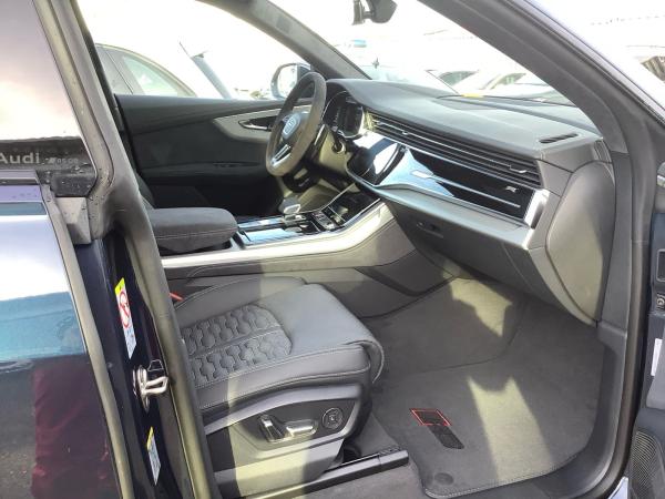 Audi RS Q8 SUV RS Sportabgasanlage, AHK, Optik schwarz, Keramik, Standh., 23", RS Designpaket grau Plus