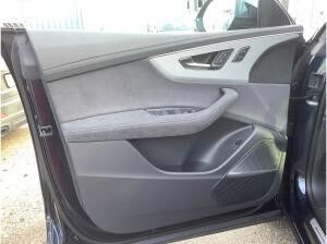 Audi RS Q8 SUV RS Sportabgasanlage, AHK, Optik schwarz, Keramik, Standh., 23", RS Designpaket grau Plus