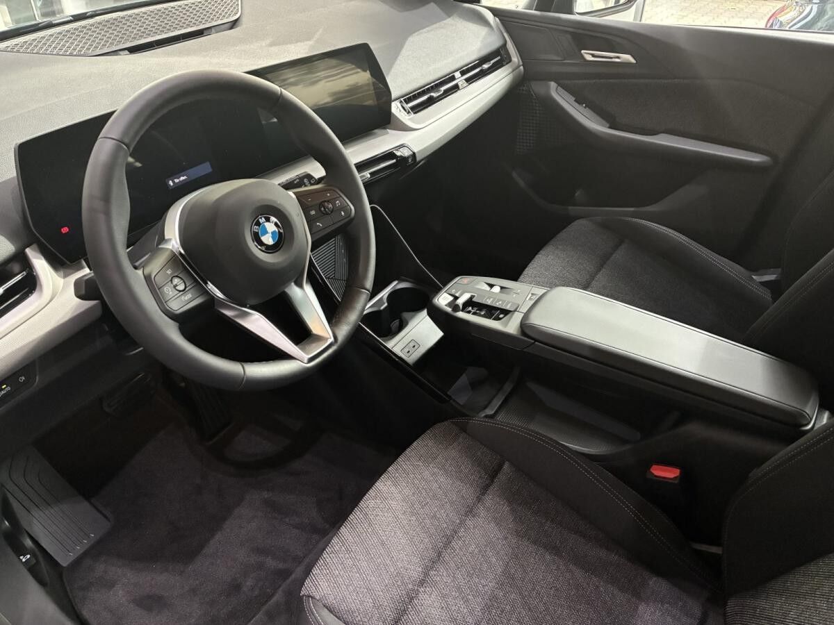 BMW 216 i DAB LED RFK Parkassistent Klimaaut. Shz