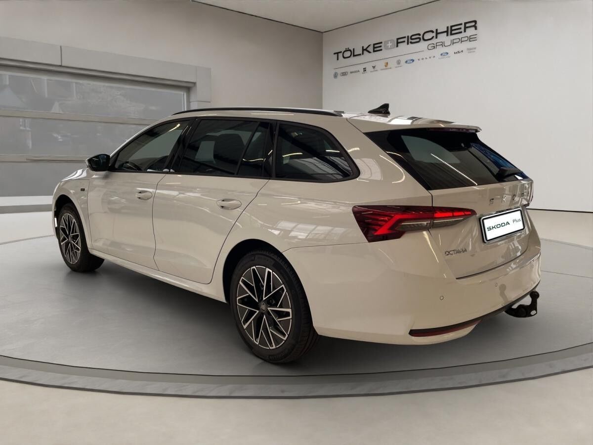 Skoda Octavia Combi Tour SOFORT VERFÜGBAR! ACC AHK Navi 360° eHeck Matrix