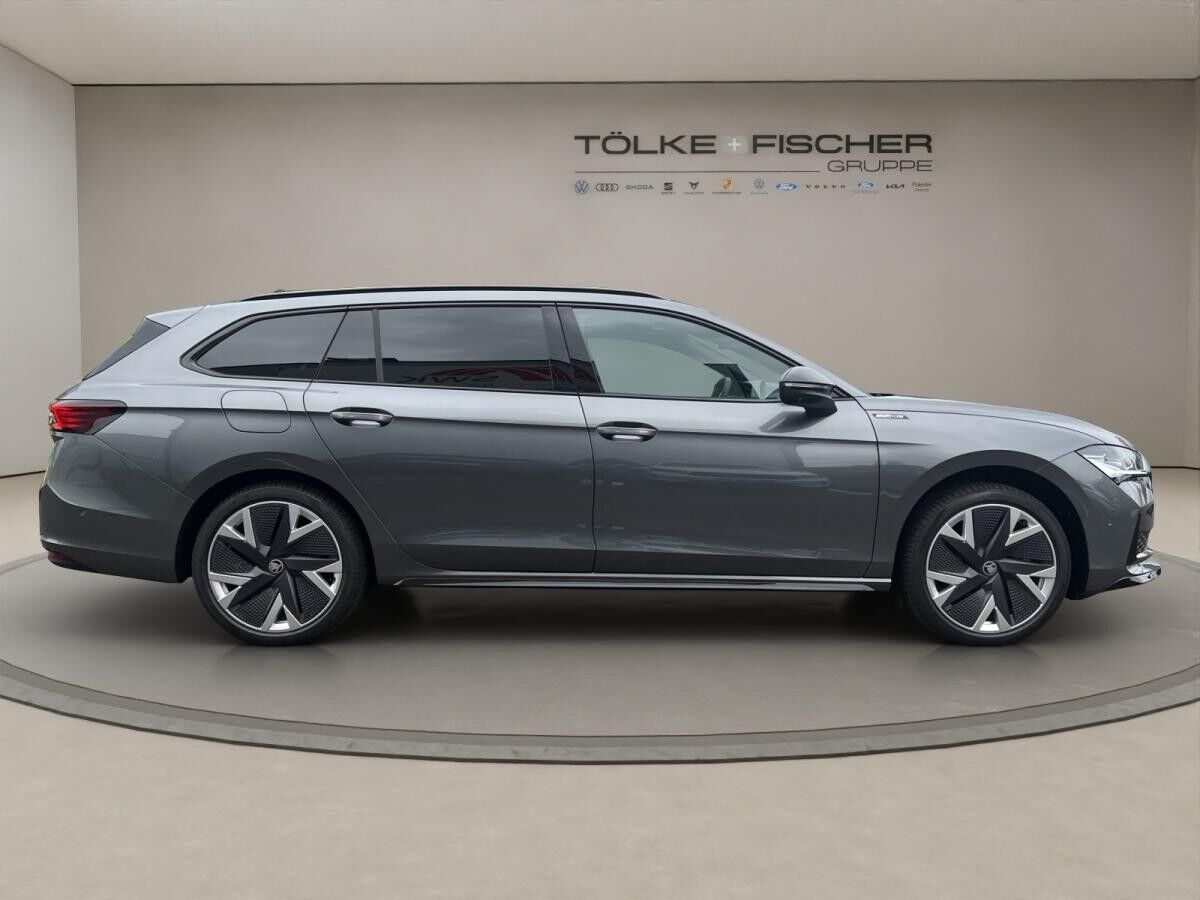 Skoda Superb Combi Sportline SOFORT VERFÜGBAR! Navi DCC Pano AHK 360°