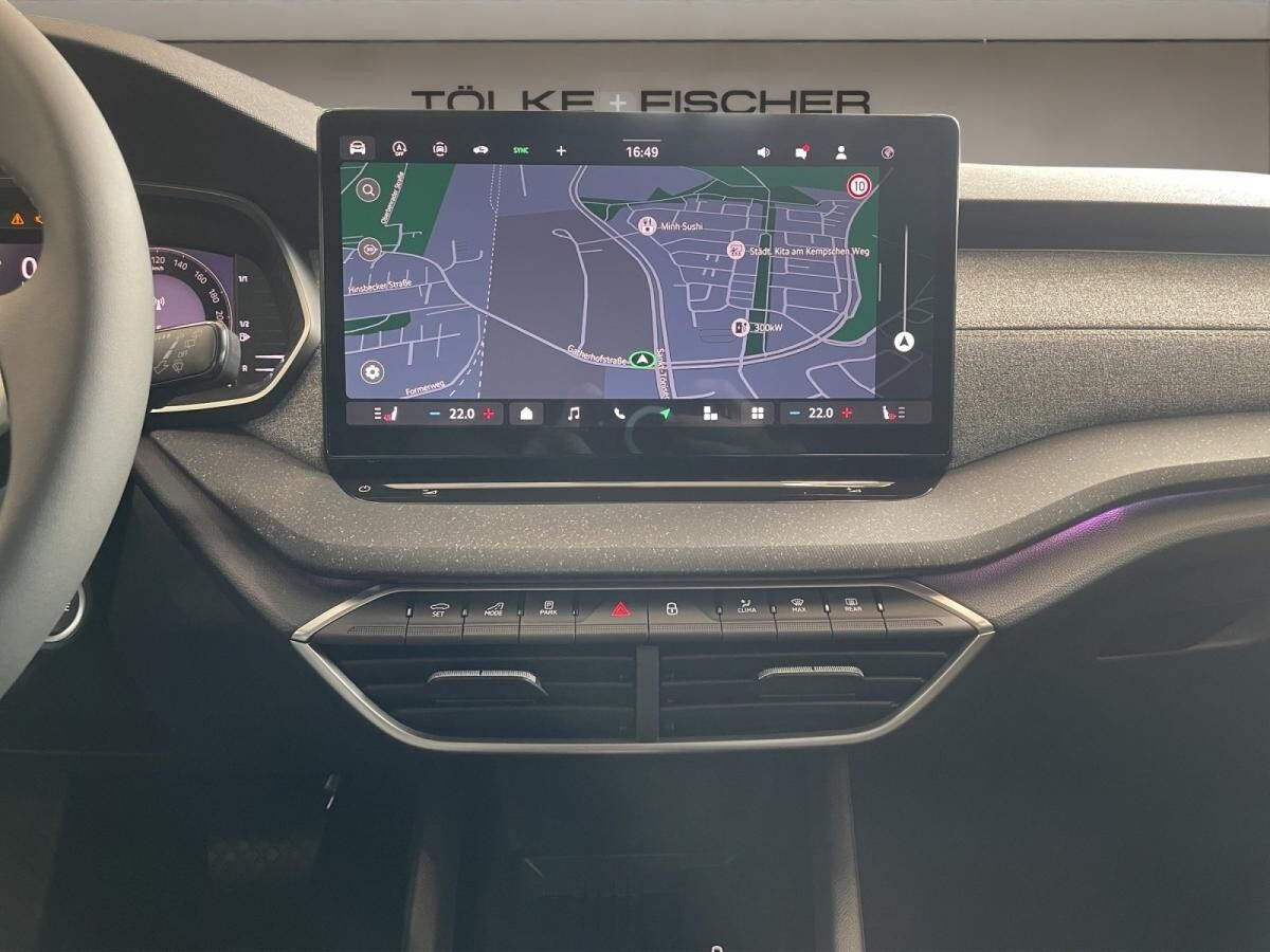 Skoda Octavia Combi Tour SOFORT VERFÜGBAR! ACC AHK Navi 360° eHeck Matrix