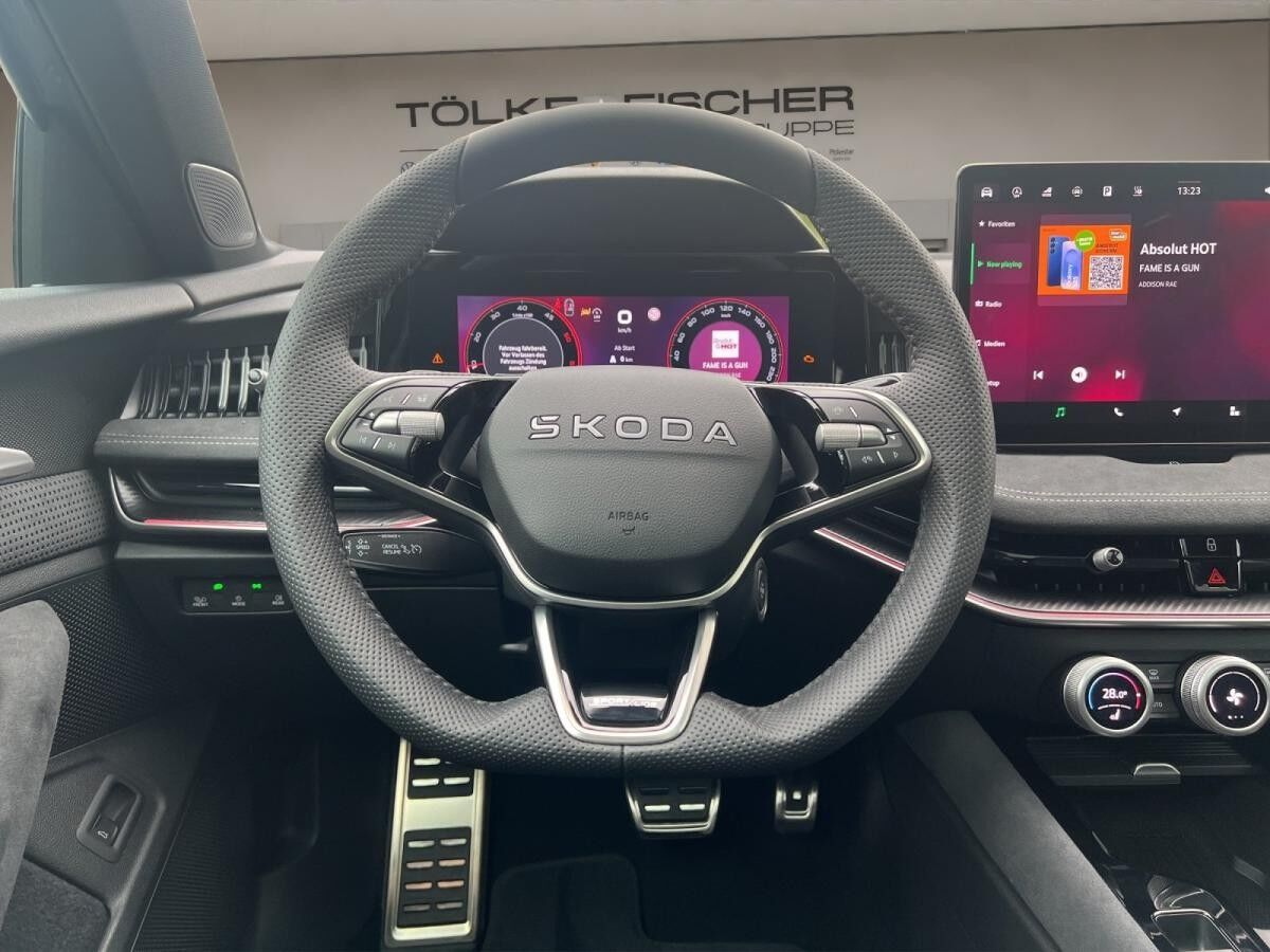 Skoda Superb Combi Sportline SOFORT VERFÜGBAR! Navi DCC Pano AHK 360°