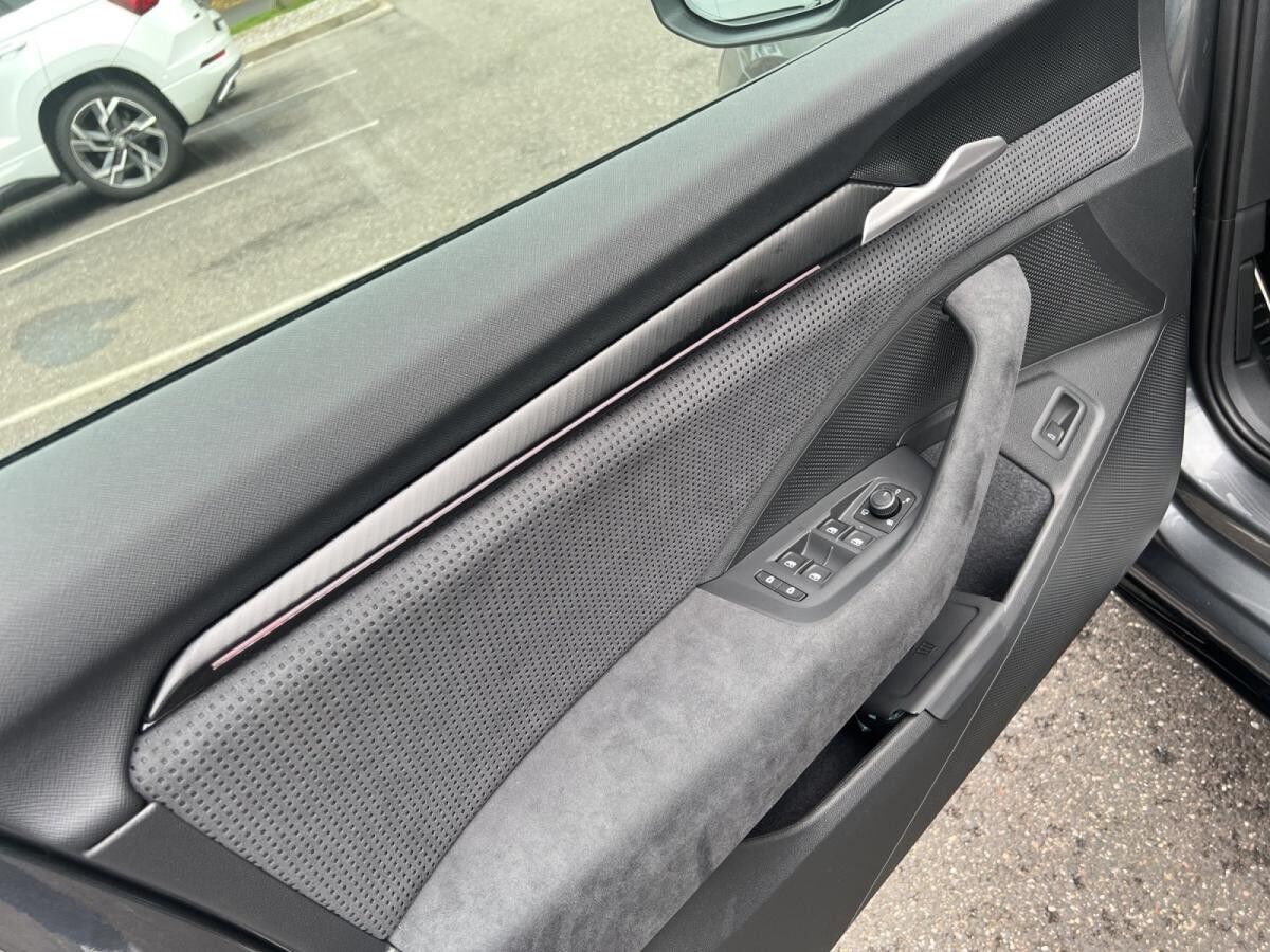 Skoda Superb Combi Sportline SOFORT VERFÜGBAR! Navi DCC Pano AHK 360°