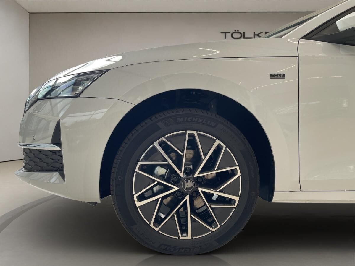 Skoda Octavia Combi Tour SOFORT VERFÜGBAR! ACC AHK Navi 360° eHeck Matrix