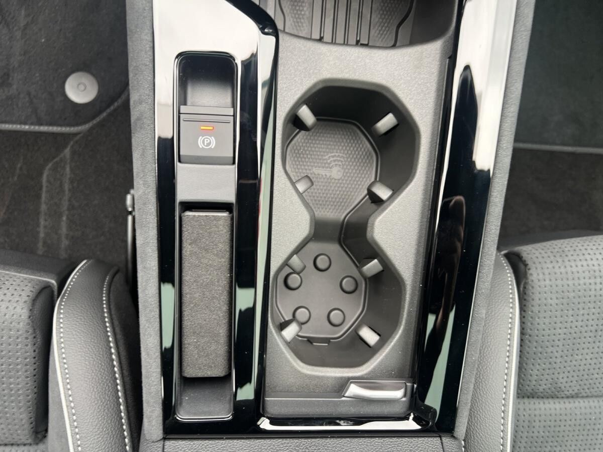 Skoda Superb Combi Sportline SOFORT VERFÜGBAR! Navi DCC Pano AHK 360°