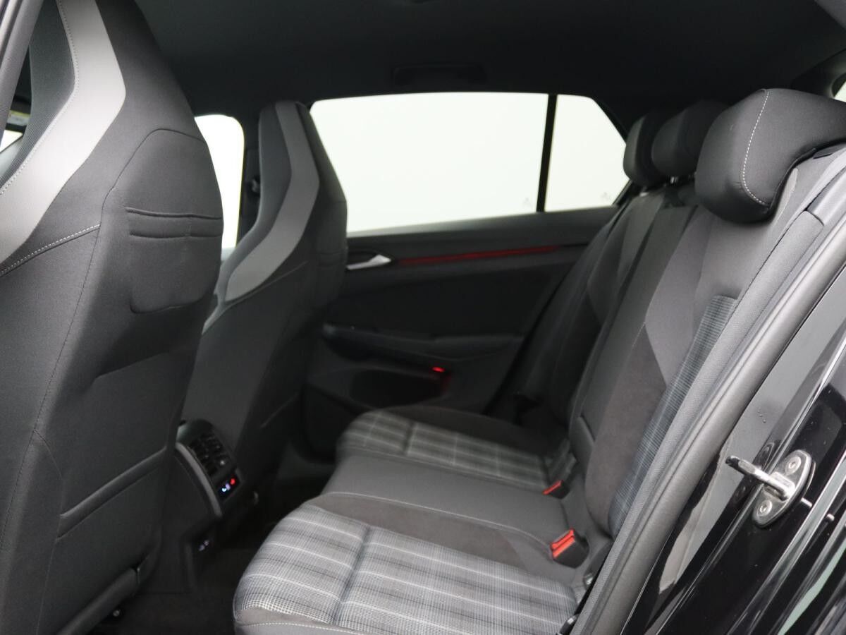 Volkswagen Golf GTD 2.0 TDI DSG / Navi, Matrix, AHK, RFK