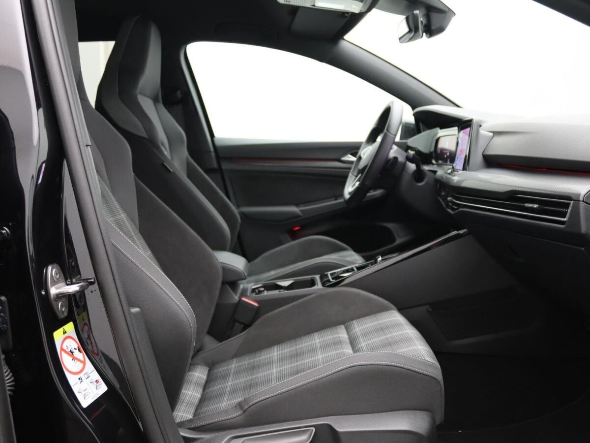 Volkswagen Golf GTD 2.0 TDI DSG / Navi, Matrix, AHK, RFK