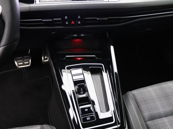 Volkswagen Golf GTD 2.0 TDI DSG / Navi, Matrix, AHK, RFK