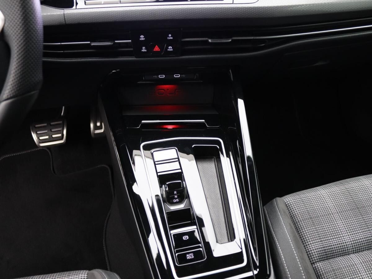 Volkswagen Golf GTD 2.0 TDI DSG / Navi, Matrix, AHK, RFK