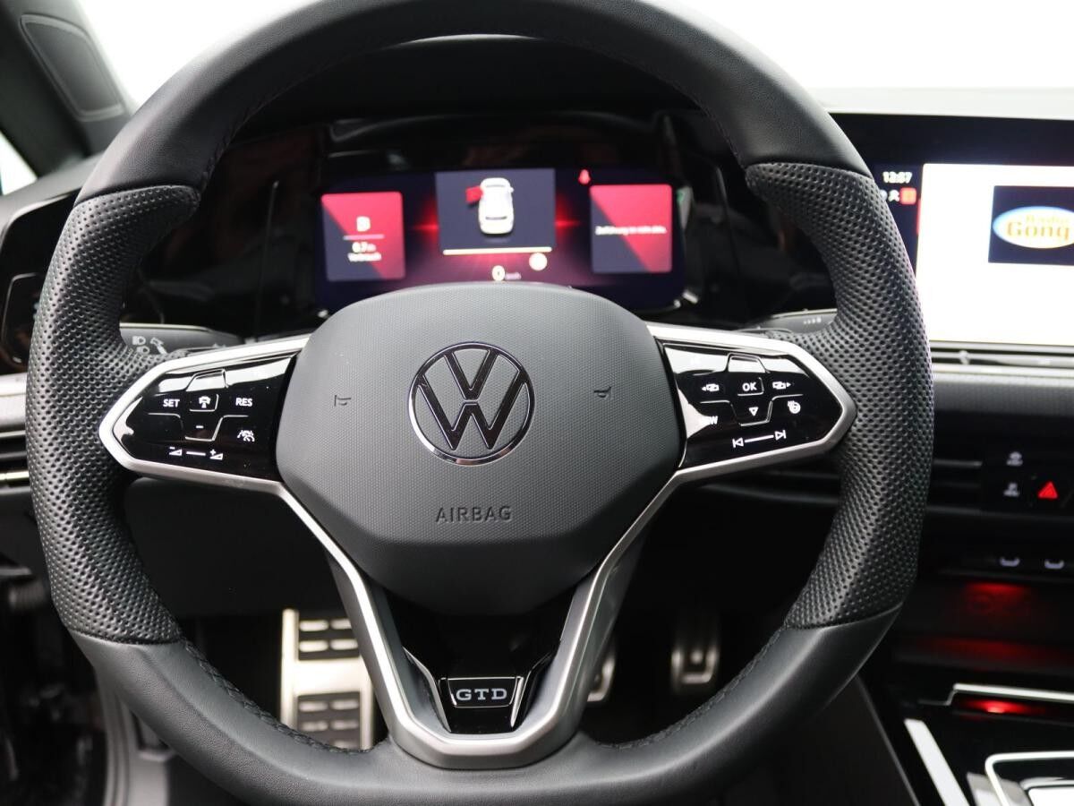 Volkswagen Golf GTD 2.0 TDI DSG / Navi, Matrix, AHK, RFK