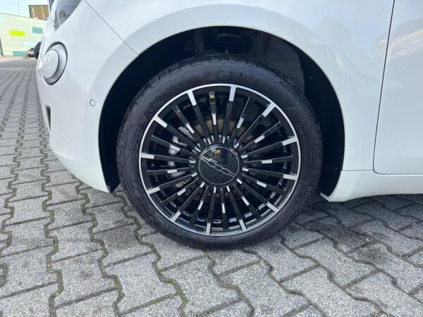 Fiat 500e Icon 42 kWh in 2 Farben Verfügbar Abholung Mannheim