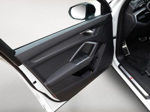 Audi Q3 40 TDI quattro S-Line AHK RFK 19 Adap.Fahrwe