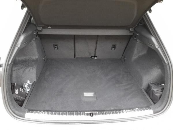 Audi Q3 40 TDI quattro S-Line AHK RFK 19 Adap.Fahrwe