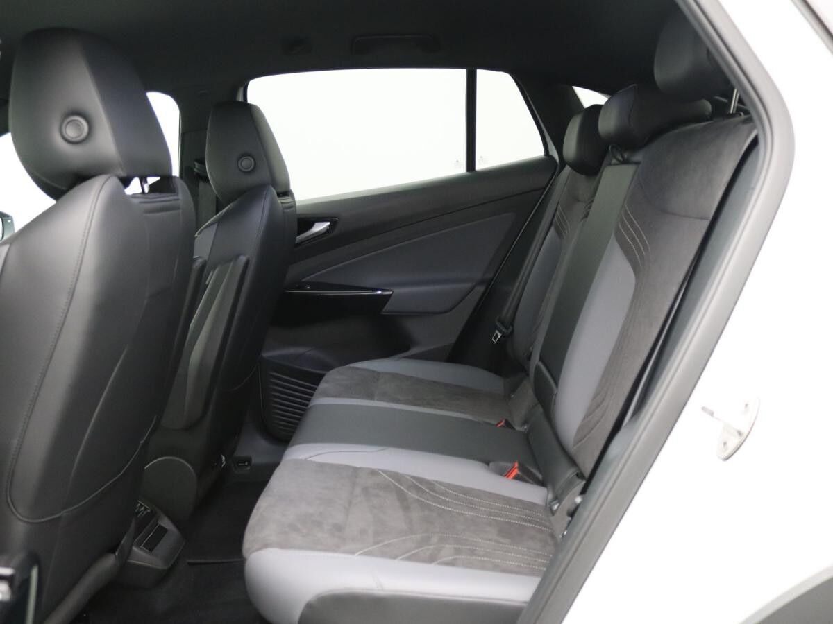 Volkswagen ID.5 Pro Performance / Navi, Matrix, 360°, AHK