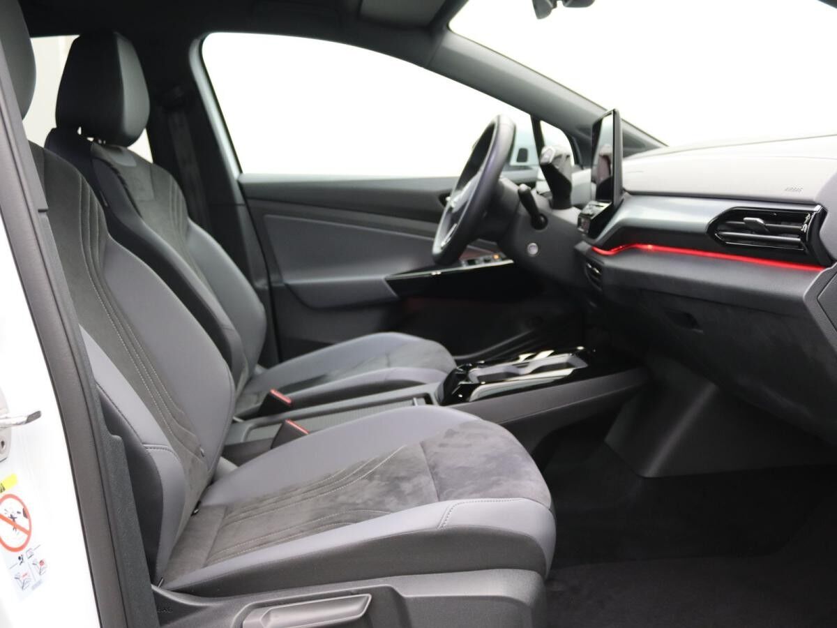 Volkswagen ID.5 Pro Performance / Navi, Matrix, 360°, AHK
