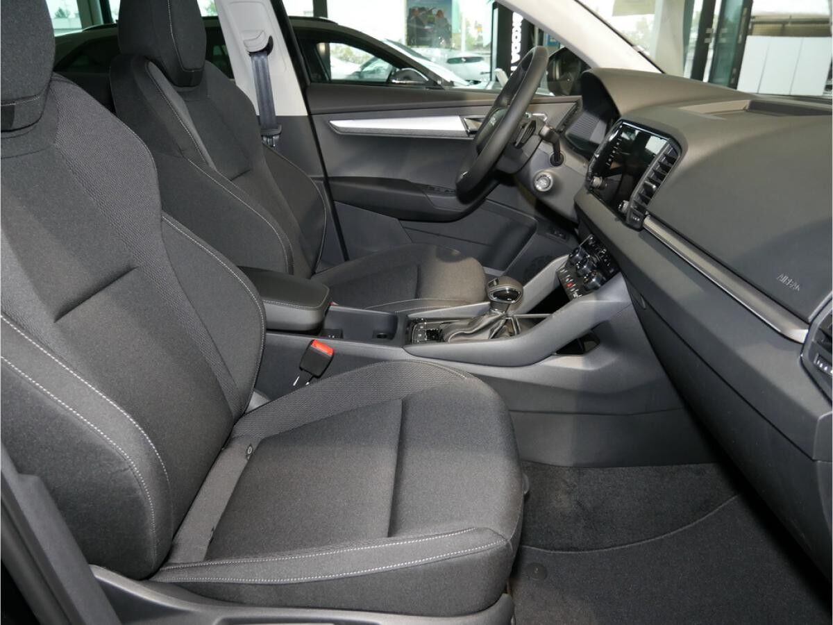 Skoda Karoq 1.5 TSI Tour DSG AHK Kessy Navi RüKa Sitzh