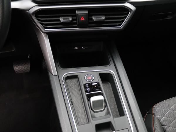 Seat Leon Sportstourer FR 1.5 eTSI DSG / Matrix, ACC