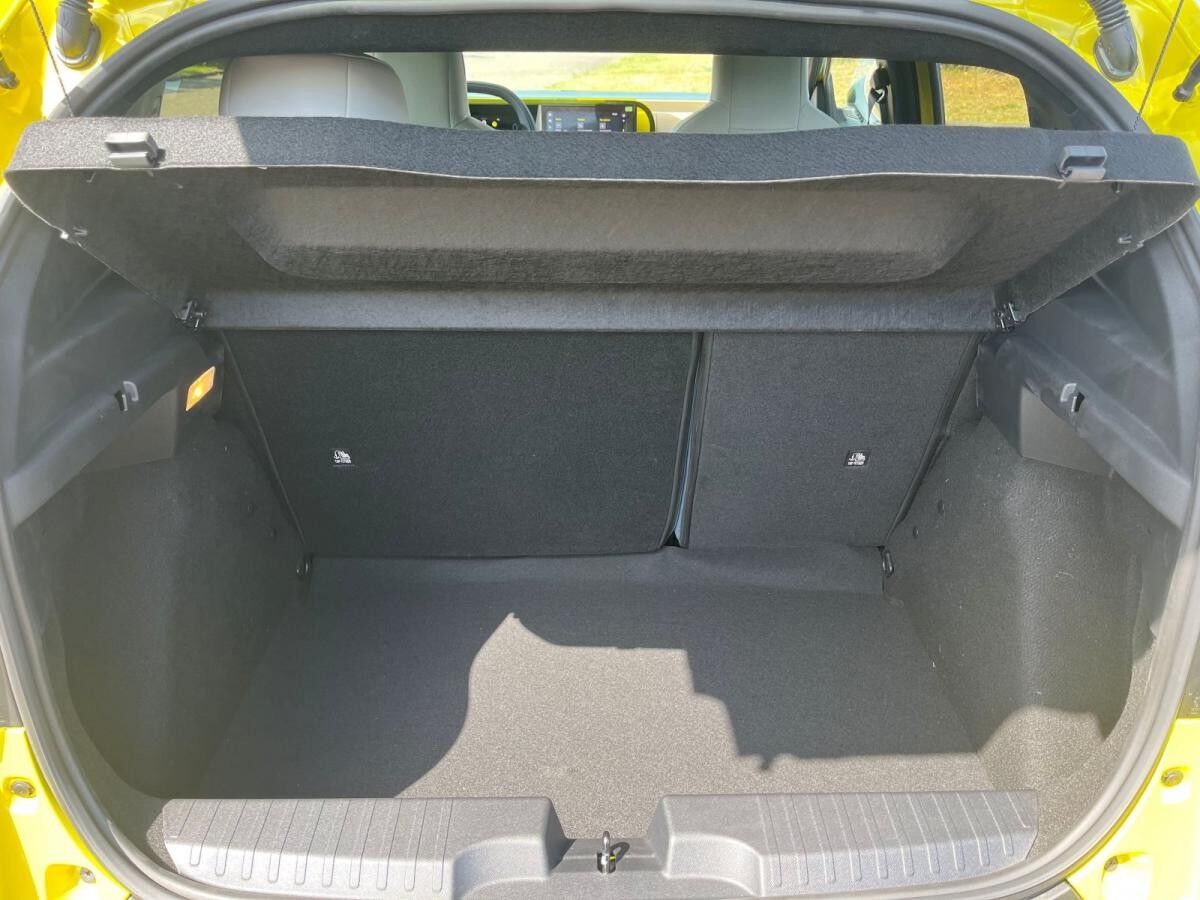 Fiat Grande Panda Hybrid 1.2 DCT-LA PRIMA-