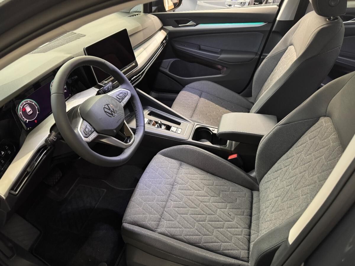 Volkswagen Golf Life eTSI DSG FLA ACC LED SHZ PDC KlimaA