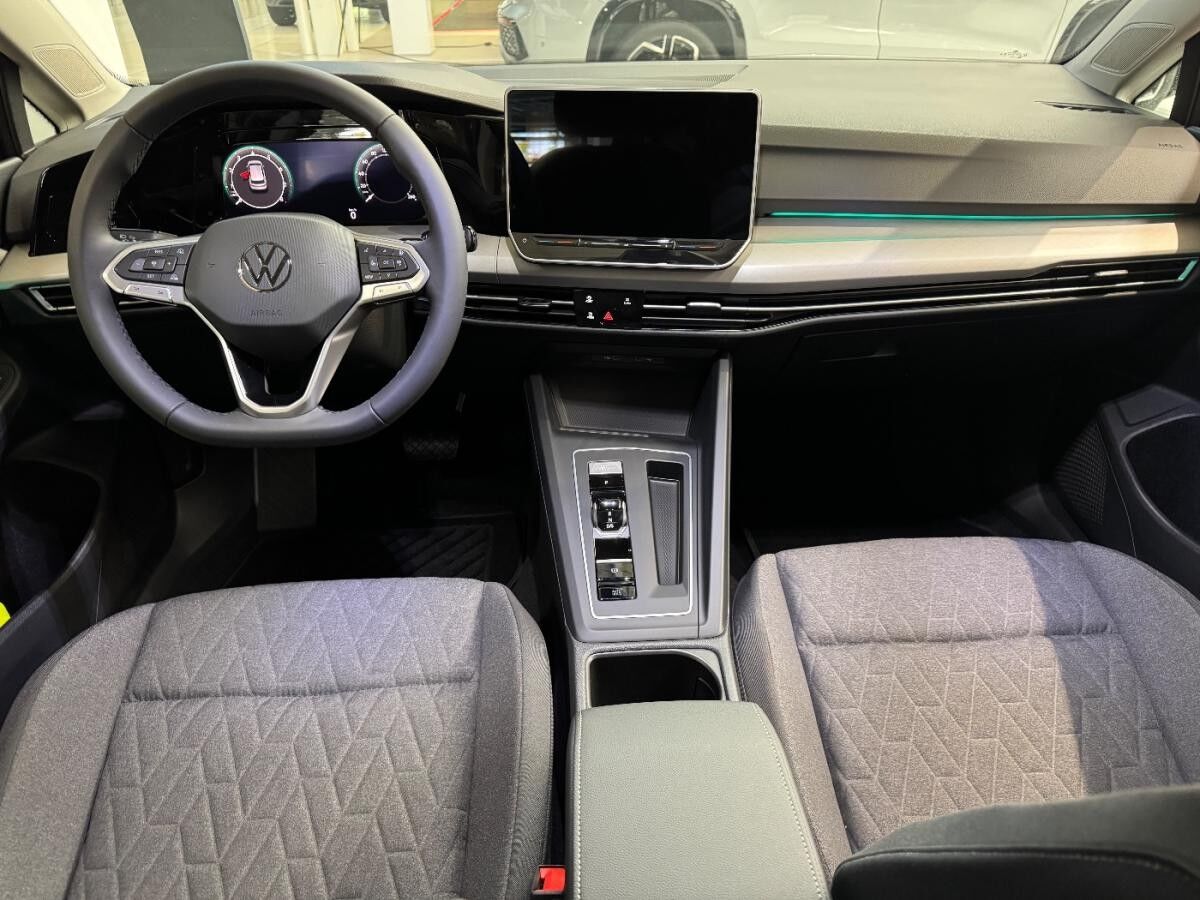 Volkswagen Golf Life eTSI DSG FLA ACC LED SHZ PDC KlimaA