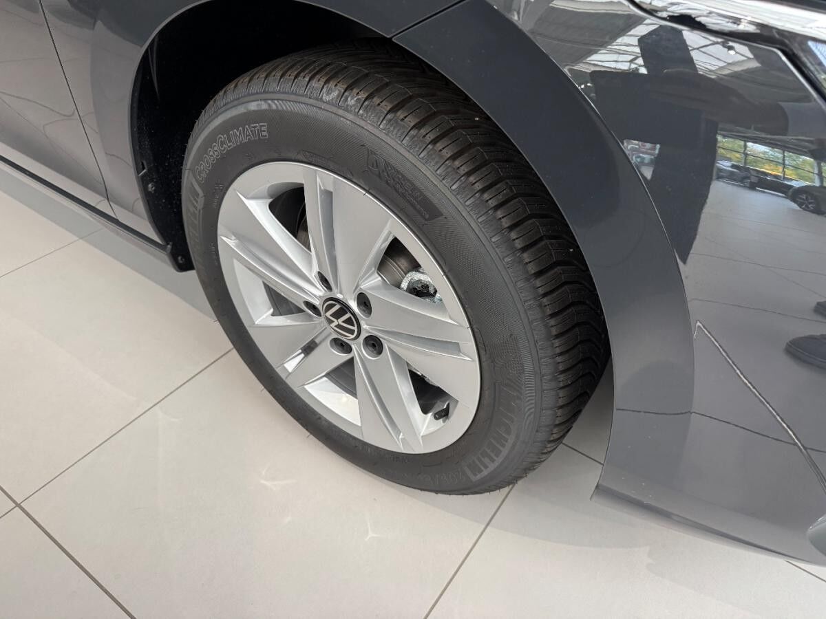 Volkswagen Golf Life eTSI DSG FLA ACC LED SHZ PDC KlimaA