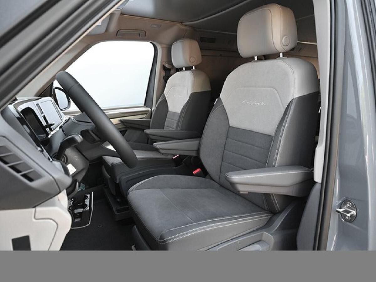 Volkswagen California Beach Tour eHybrid 4MOTION (Düsseldorf)