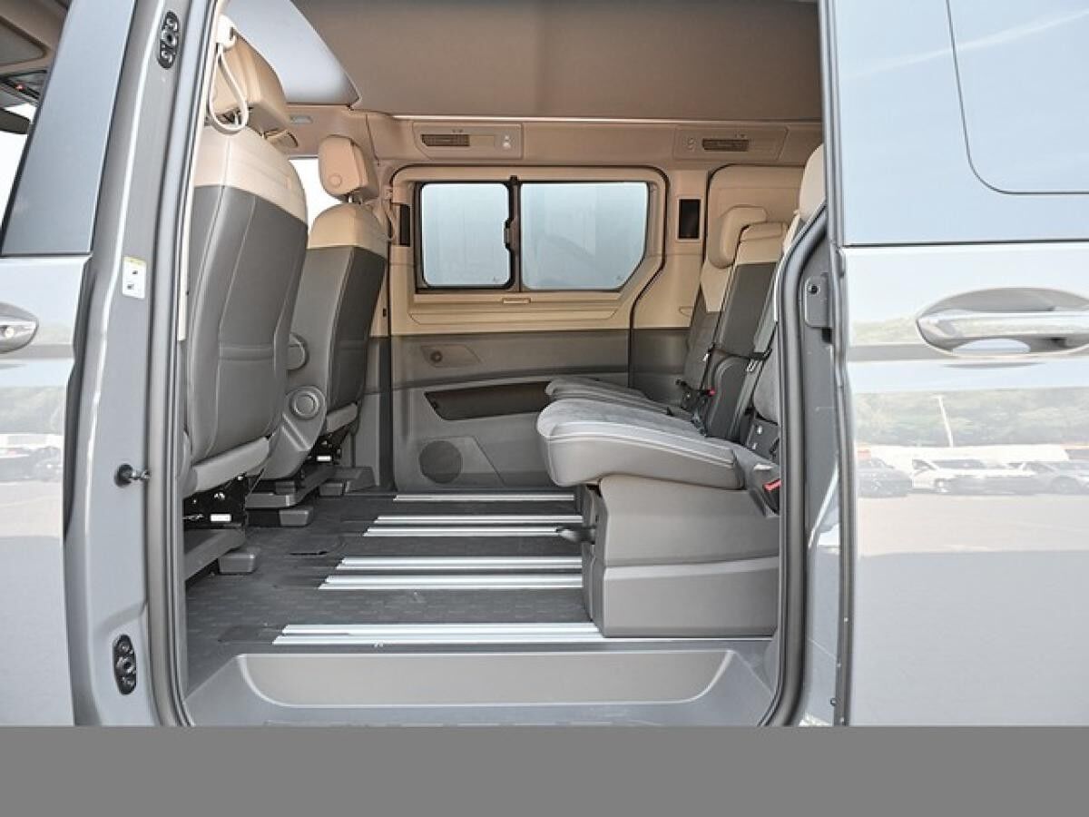 Volkswagen California Beach Tour eHybrid 4MOTION (Düsseldorf)