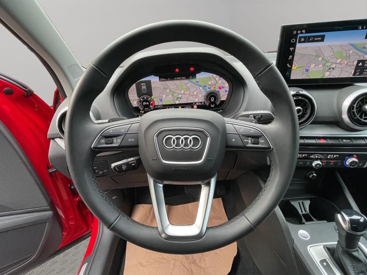 Audi Q2 35 TDI Matrix Navi PDC AHK
