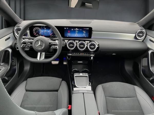 Mercedes-Benz CLA 200 Shooting Brake Special Edition Pano Distronic