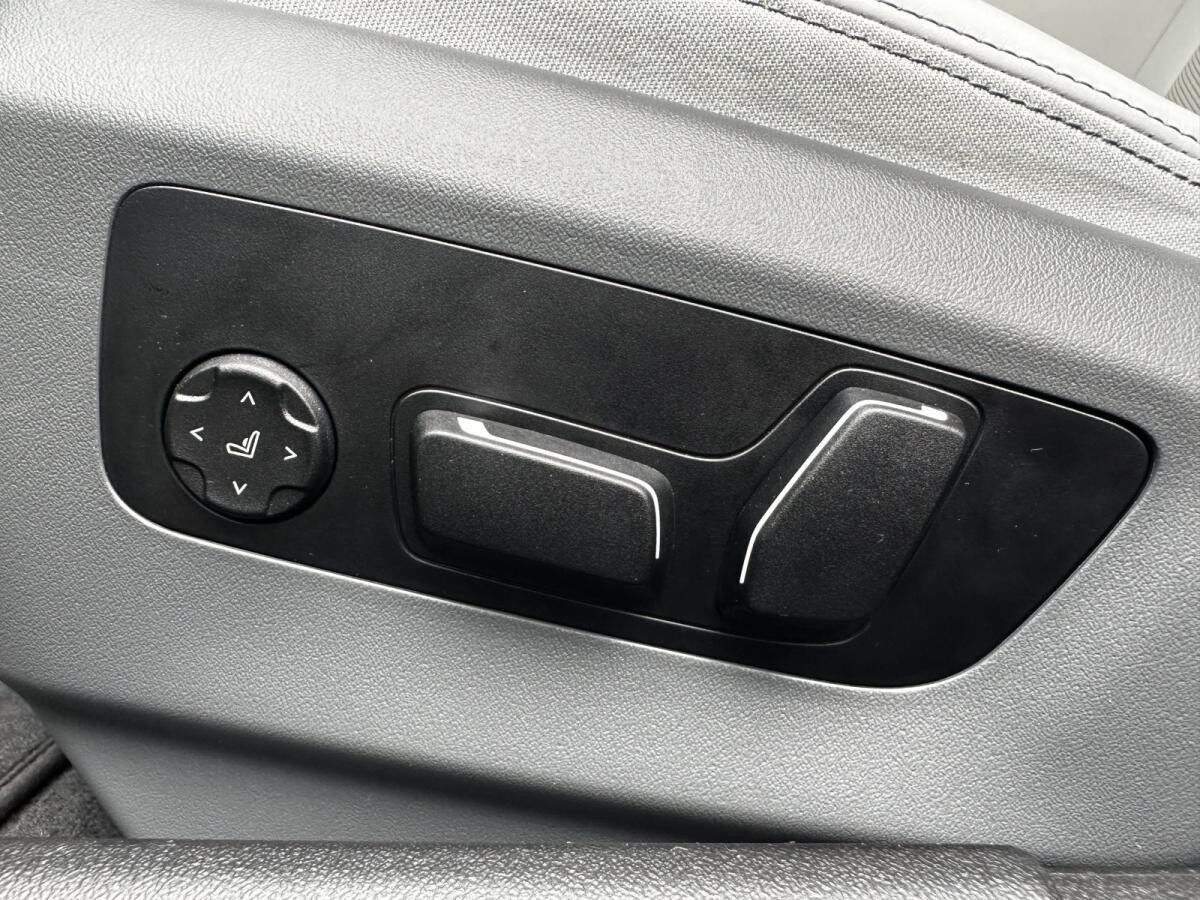 BMW i5 eDrive40 Touring M Sport //Autobahnassistent Pano