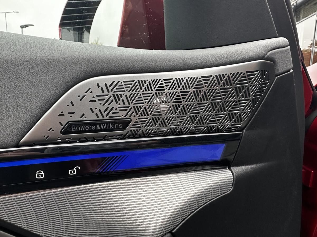 BMW i5 eDrive40 Touring M Sport //Autobahnassistent Pano