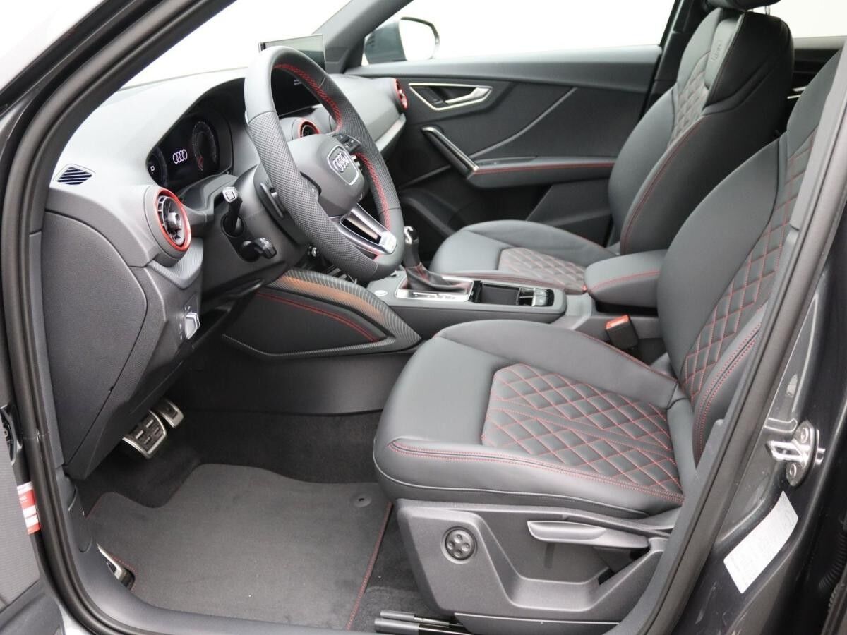 Audi Q2 S-Line 35 TFSI S-tronic / Navi+, Matrix, AHK
