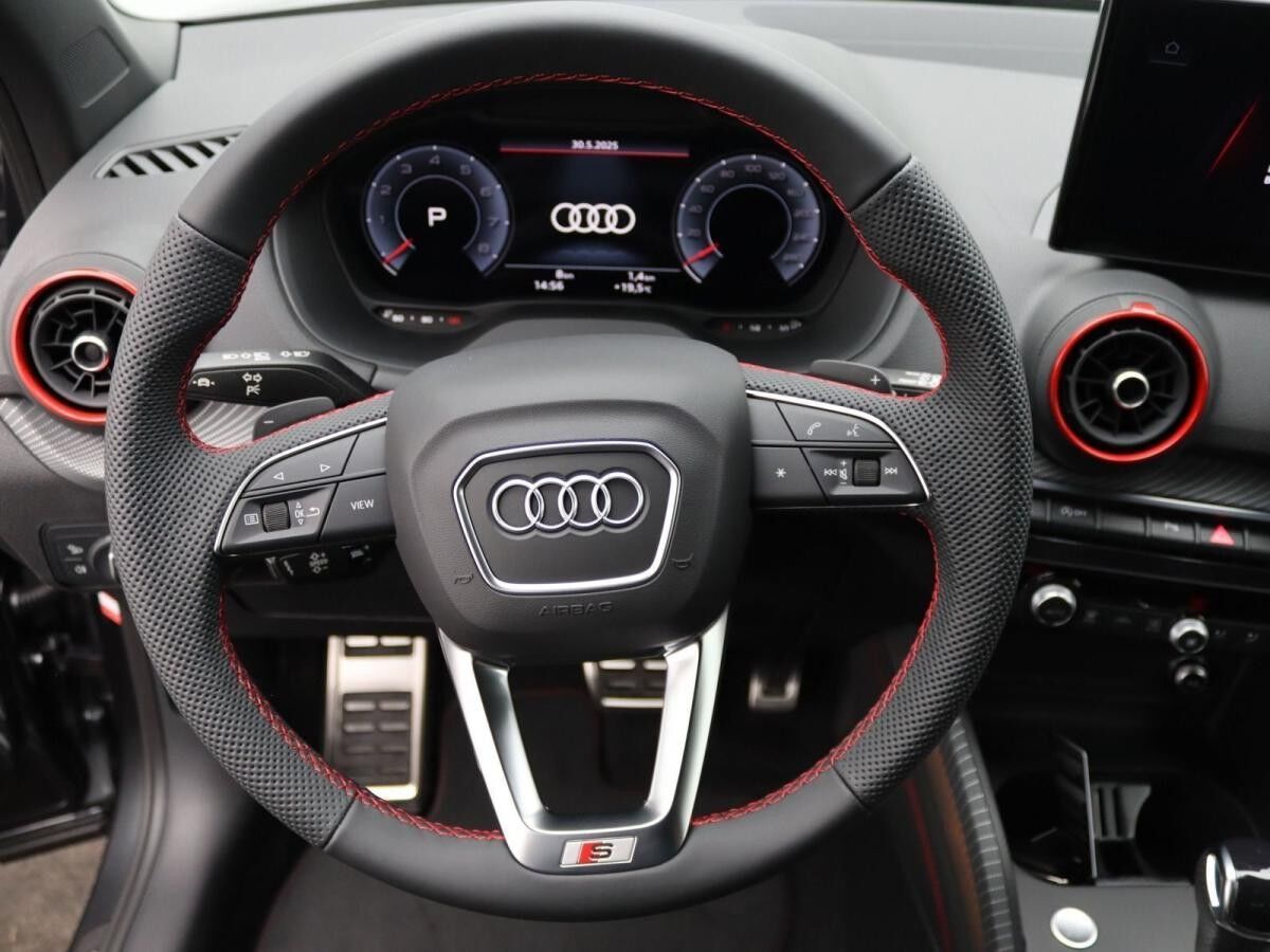 Audi Q2 S-Line 35 TFSI S-tronic / Navi+, Matrix, AHK