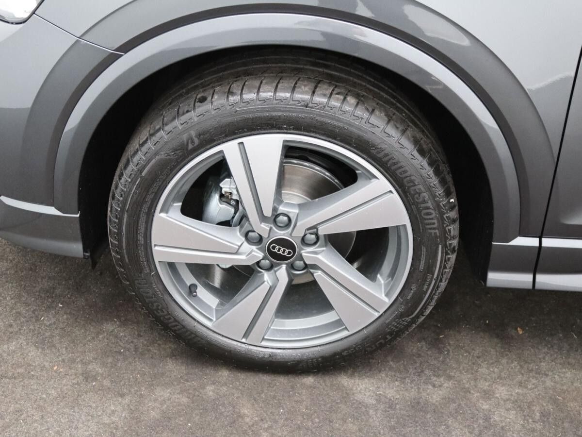 Audi Q2 S-Line 35 TFSI S-tronic / Navi+, Matrix, AHK