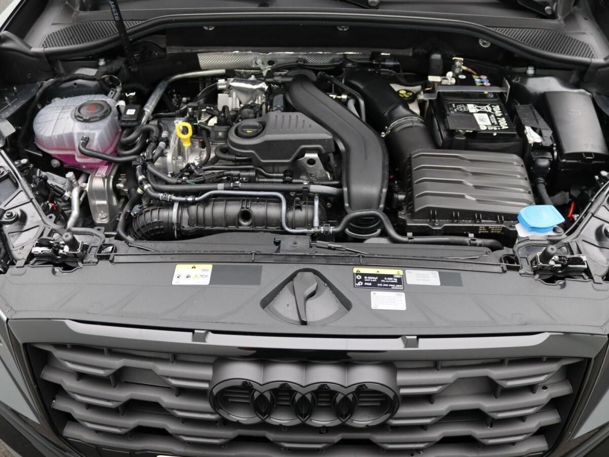 Audi Q2 S-Line 35 TFSI S-tronic / Navi+, Matrix, AHK