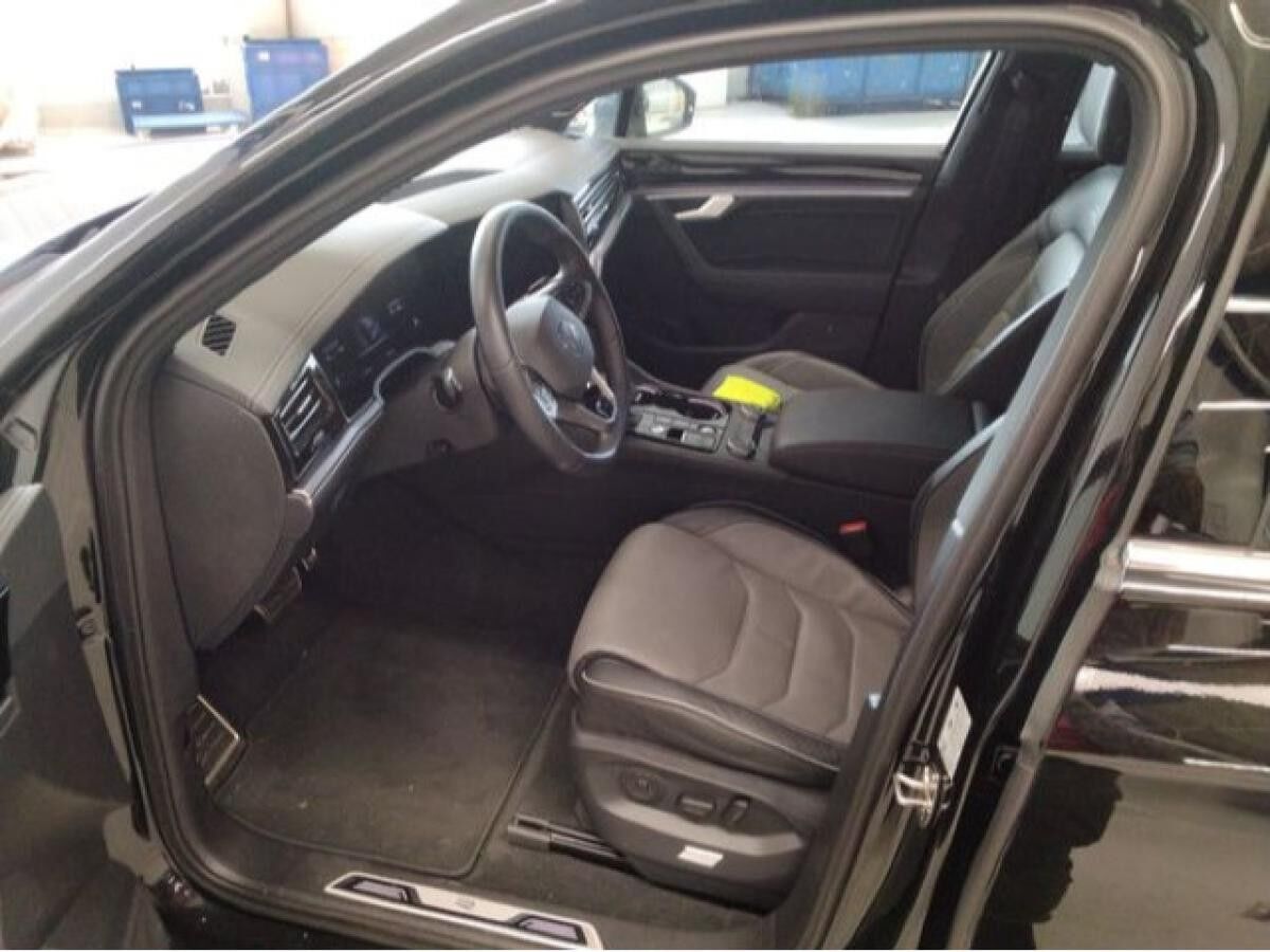 Volkswagen Touareg 3.0 V6 TDI R-Line 4Motion Standheizung 22"Alu Navi AHK IQ.LIGHT Head Up Leder Varenna Allradlenkung