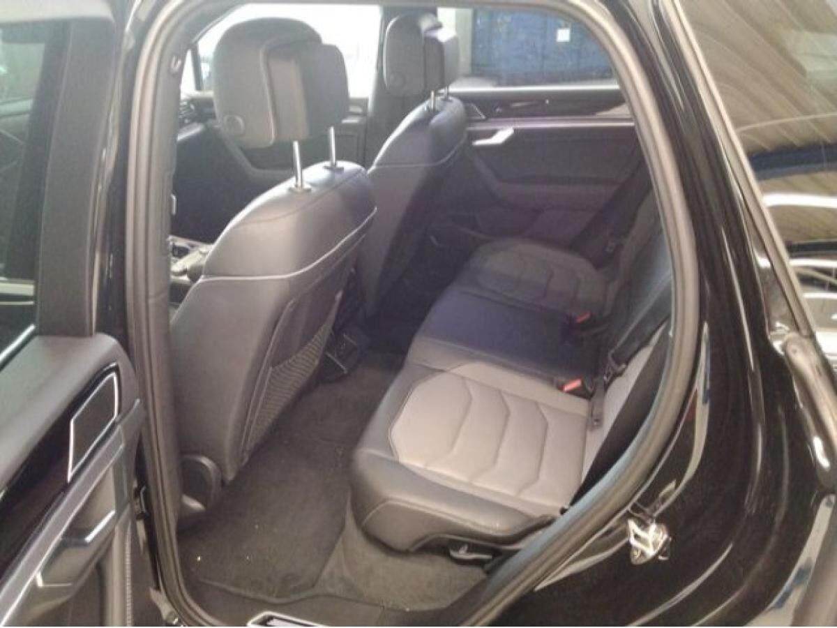 Volkswagen Touareg 3.0 V6 TDI R-Line 4Motion Standheizung 22"Alu Navi AHK IQ.LIGHT Head Up Leder Varenna Allradlenkung
