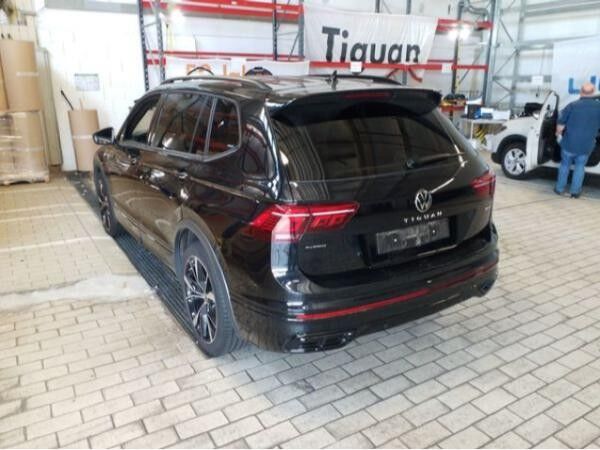 Volkswagen Tiguan Allspace 2.0 TDI DSG R-Line 4Motion 7-Sitzer Standheizung Navi IQ.Light AHK