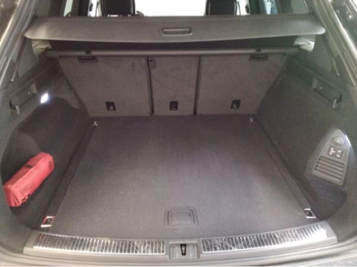 Volkswagen Touareg 3.0 V6 TDI R-Line 4Motion Standheizung 22"Alu Navi AHK IQ.LIGHT Head Up Leder Varenna Allradlenkung