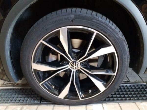 Volkswagen Tiguan Allspace 2.0 TDI DSG R-Line 4Motion 7-Sitzer Standheizung Navi IQ.Light AHK