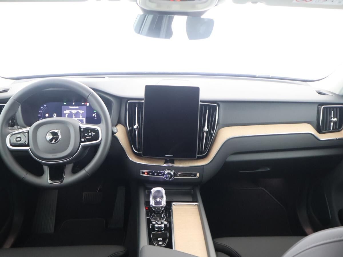 Volvo XC60 T8/Plus Dark/ Forest Lake/0,5%/SOFORT!