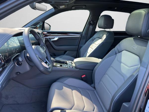 Volkswagen Touareg R-Line 3.0 TDI 4MOTION R LINE