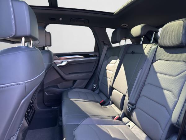 Volkswagen Touareg R-Line 3.0 TDI 4MOTION R LINE