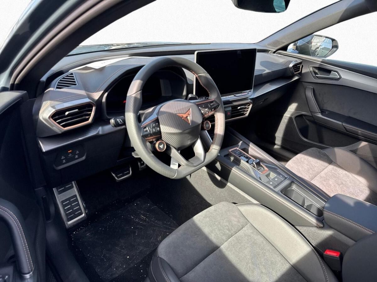 Cupra Leon Sportstourer VZ333 DSG 4Drive MATRIX-LED|