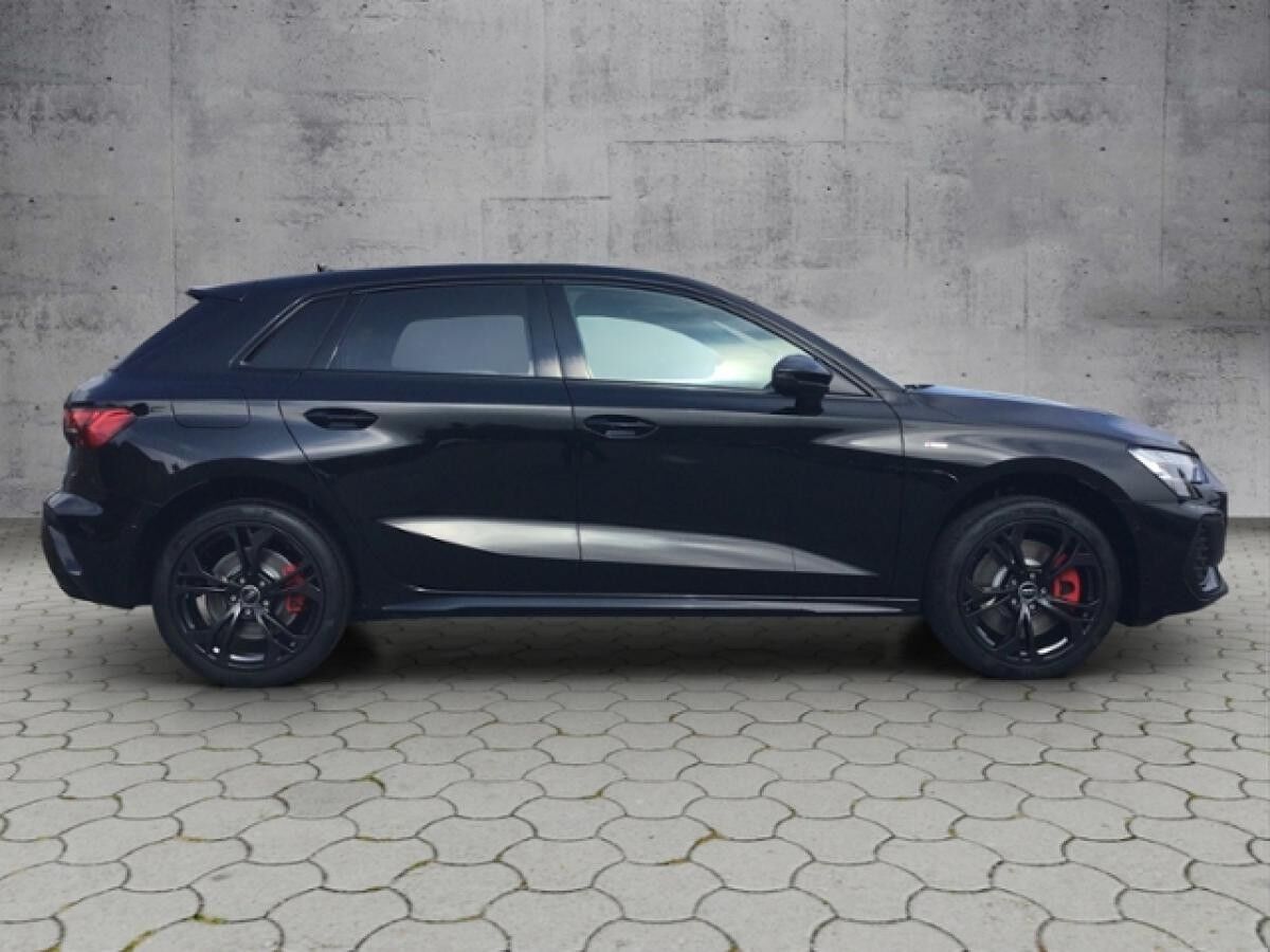 Audi A3 Sportback S line TFSI e S tronic Audi A3 Sportback S line TFSI e S tronic