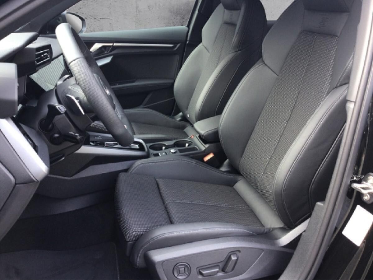Audi A3 Sportback S line TFSI e S tronic Audi A3 Sportback S line TFSI e S tronic
