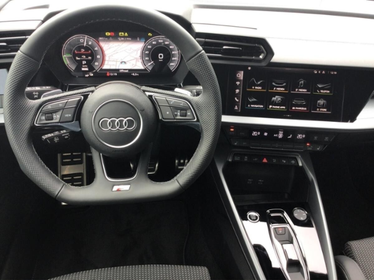 Audi A3 Sportback S line TFSI e S tronic Audi A3 Sportback S line TFSI e S tronic
