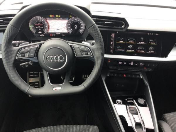 Audi A3 Sportback S line TFSI e S tronic