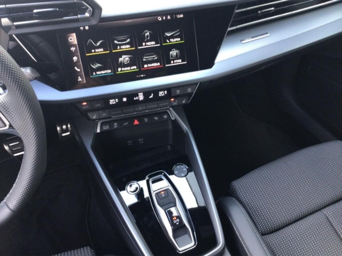 Audi A3 Sportback S line TFSI e S tronic Audi A3 Sportback S line TFSI e S tronic